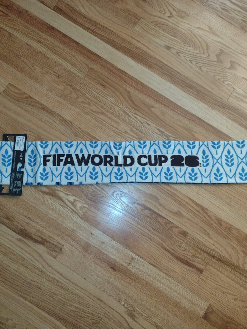 NWT FIFA World Cup 26 Scarf, Quaker branded, very heavy/thick and warm